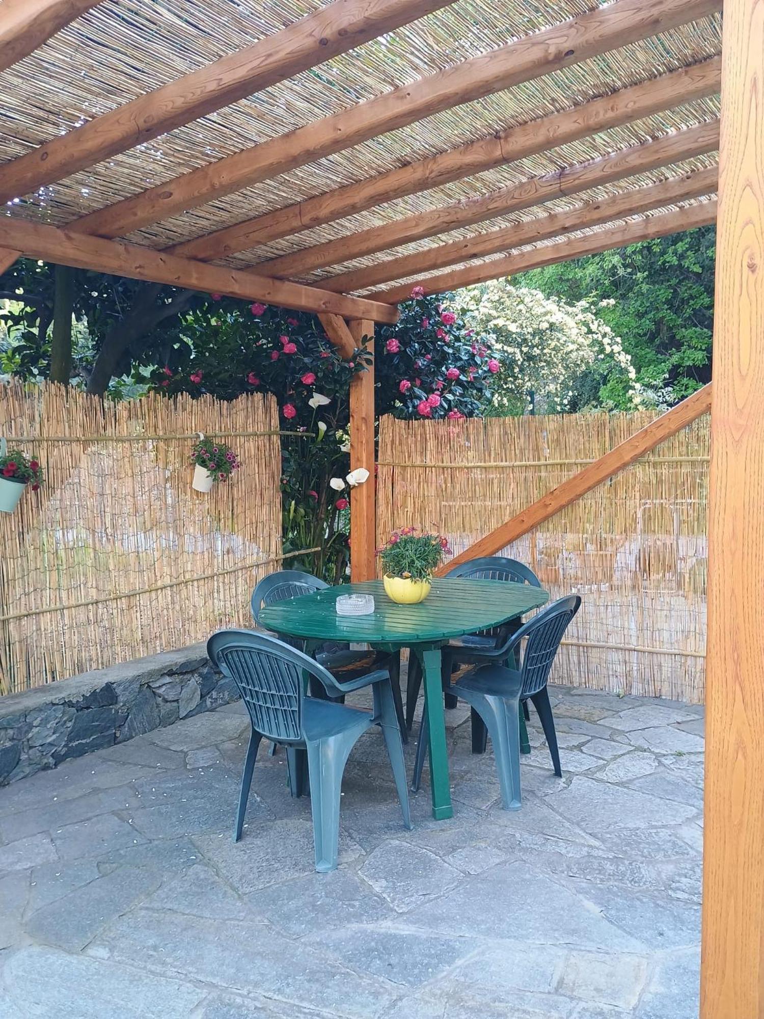 Vila La Casa Dei Due Aranci Albisola Superiore Exteriér fotografie